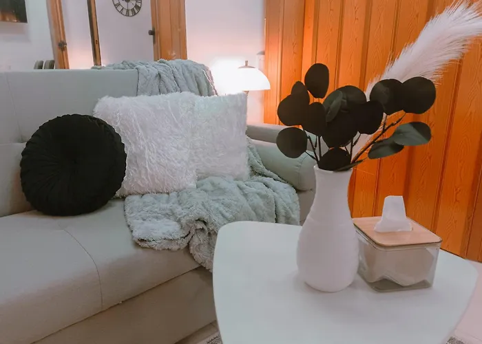 Bright & Airy Near Venice Mall With Pool, Gym & Fast Wifi Apartment
