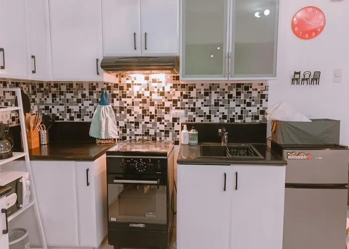 Bright & Airy Near Venice Mall With Pool, Gym & Fast Wifi * Manila